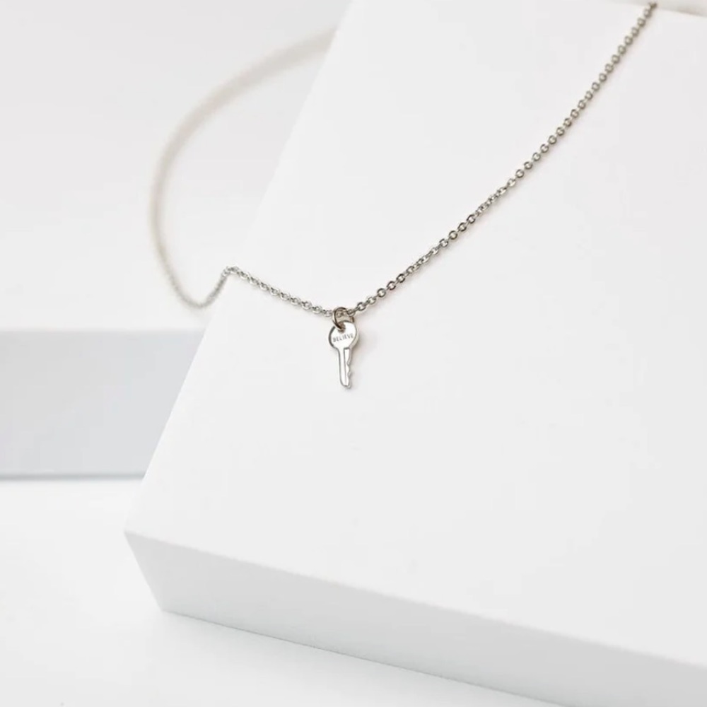The giving keys “Believe” necklace